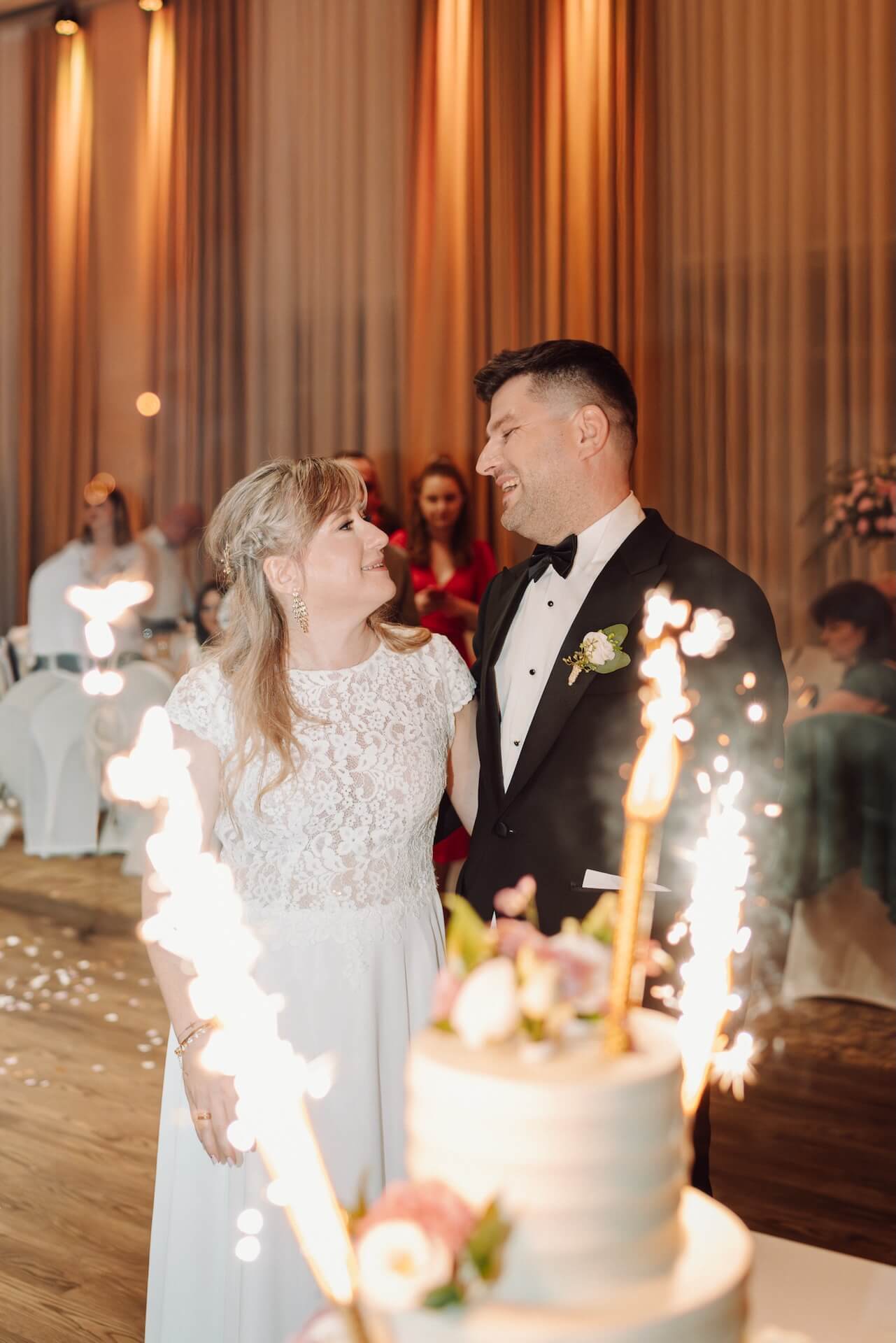 Autentyczne kadry z wesela najlepszy fotograf na slub otwock zhotel tort weselny