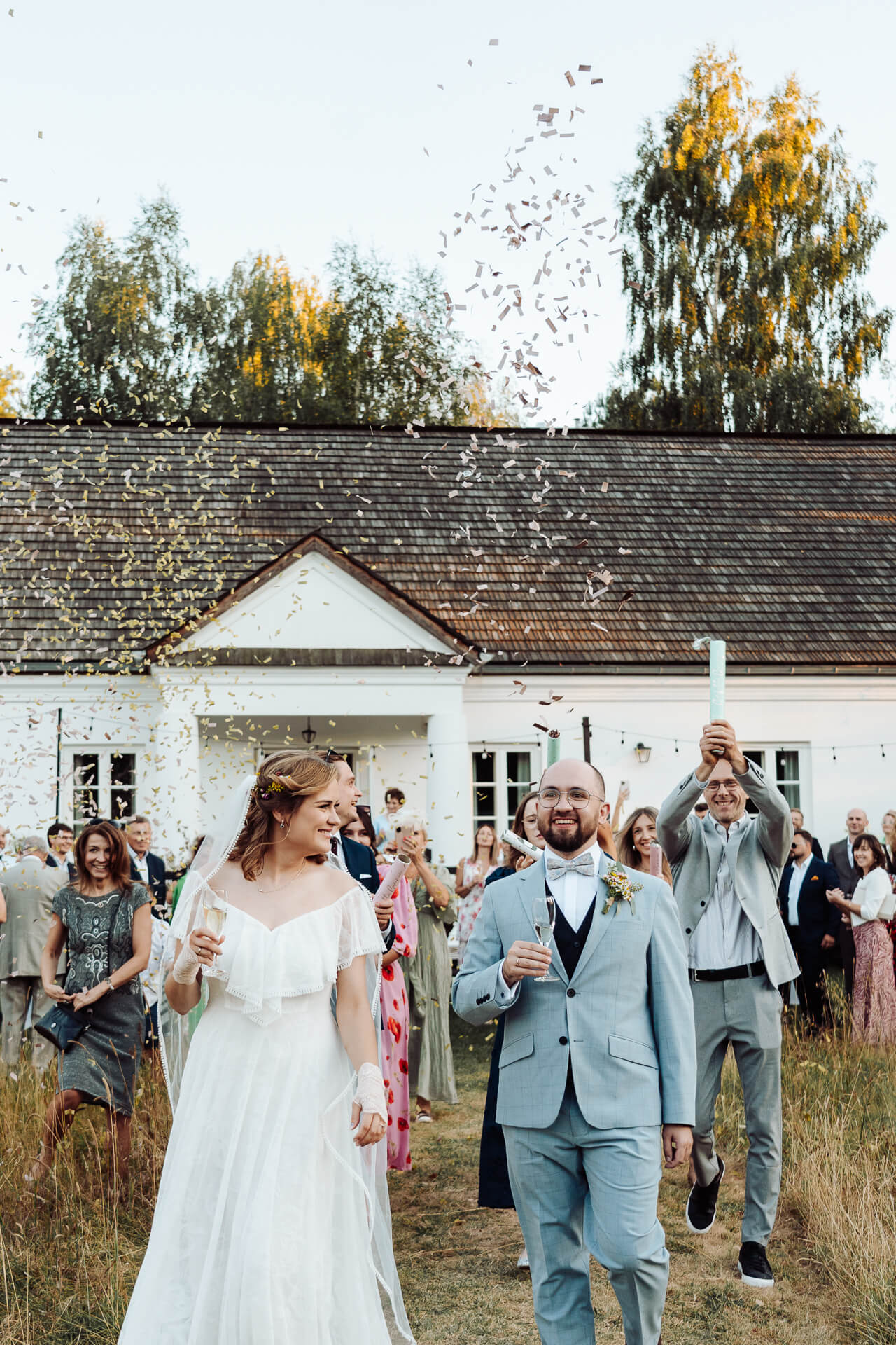 Naturalna fotografia ślubna – ślub w plenerze Warszawa Mazowsze